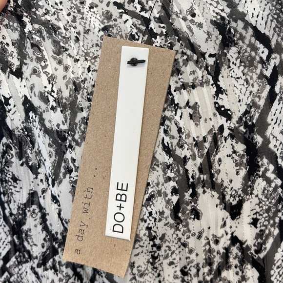 DO+BE SNAKE RUFFLE DRESS - NWT - Picture 9 of 10